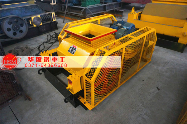 磚廠對(duì)輥破碎機(jī)