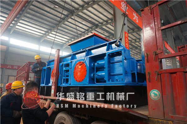 液壓對輥破碎機圖片